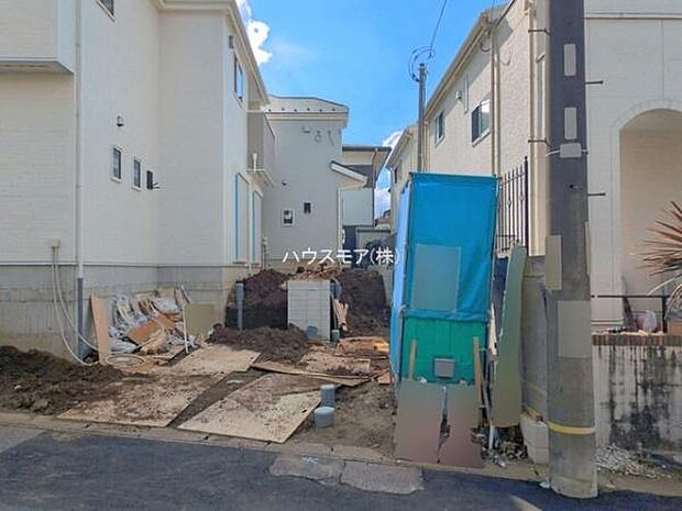 カースペース付きなのでマイカーをお持ちの方も安心ですね！ぜひ現地にてお確かめくださいませ！