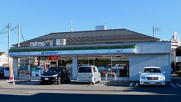 ファミリーマート柏富里店まで889m