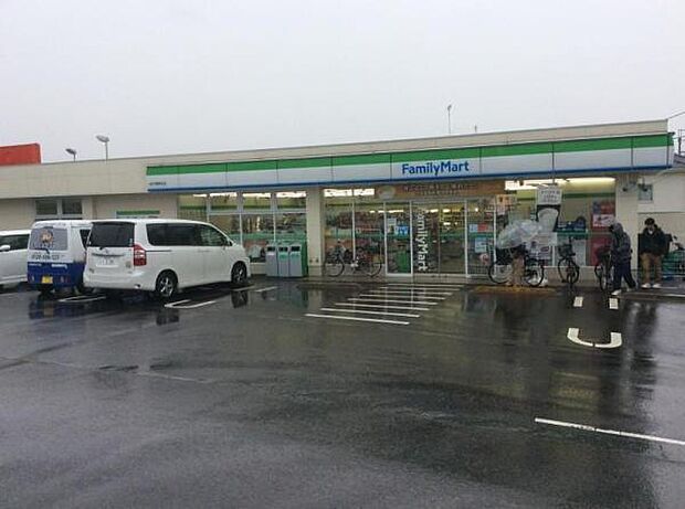 ファミリーマート松戸梨香台店まで550m
