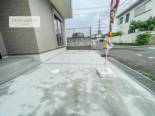 カースペース付きなのでマイカーをお持ちの方も安心ですね!ぜひ現地にてお確かめくださいませ!