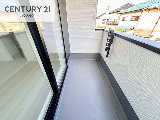 陽当たり良好なバルコニーです！晴れた日には青い空を見渡せる開放的な時間を楽しめます。【現地販売会開催中】