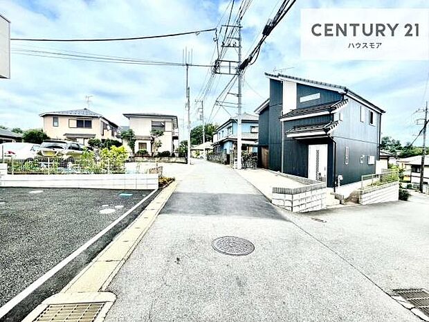 前面道路は4m!車庫入れが苦手な方も安心ですね。