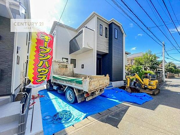 カースペース付きなのでマイカーをお持ちの方も安心ですね！ぜひ現地にてお確かめくださいませ！