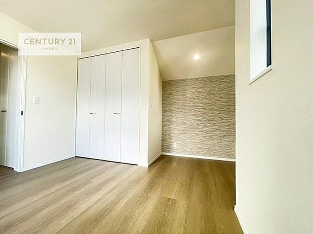 収納が充実しているからこそ、お部屋はいつも広々。掃除や片付けもラクになり、居心地の良い暮らしが続きます。