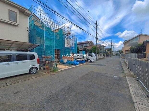 前面道路6ｍ！陽当り良好な立地です。車庫入れが苦手な方も安心ですね。