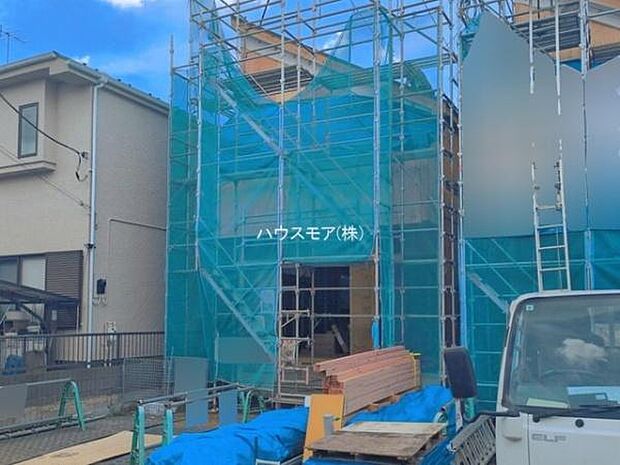 駐車スペースは2台分あります！セカンドカーはもちろん、バイクや自転車なども置き場所に困りません。