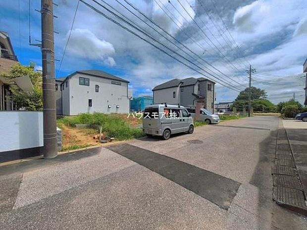 前面道路6m!車庫入れが苦手な方も安心ですね。
