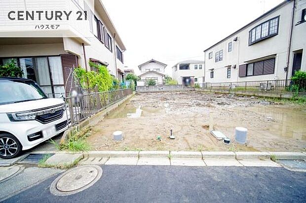 駐車スペースは2台分あります!セカンドカーはもちろん、バイクや自転車なども置き場所に困りません。