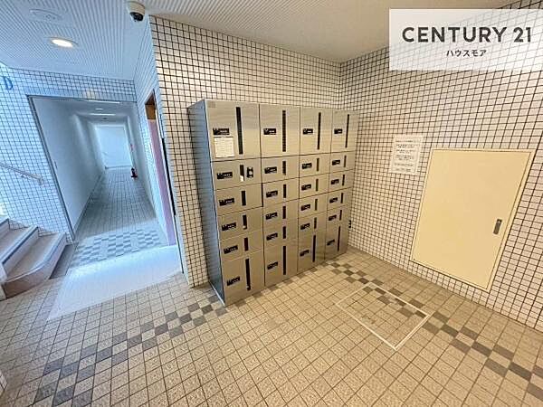 宅配ボックス完備なので不在時でも荷物の受け取りができ、忙しい毎日をサポート。再配達の手間が省け、安心・便利な暮らしを実現します。
