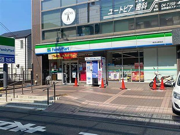 ファミリーマート南流山八丁目店まで377m