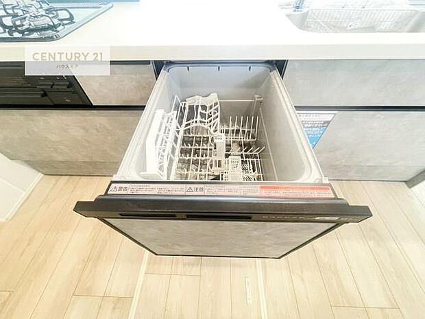 食洗機付きのキッチンです！忙しい時や手荒れ防止として大変活躍する便利な仕様！