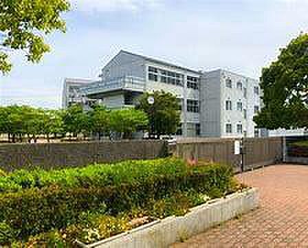 守谷市立けやき台中学校まで1400m
