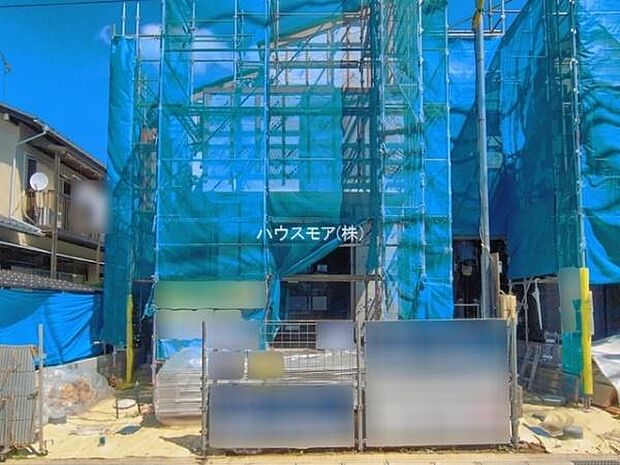 駐車スペースは2台分あります!セカンドカーはもちろん、バイクや自転車なども置き場所に困りません。