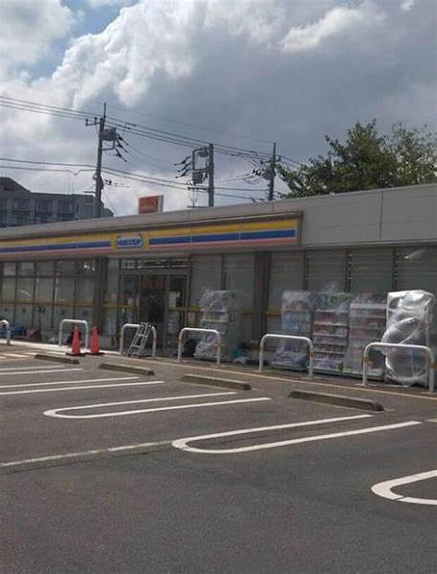 ミニストップ金ヶ作並木前店まで823m