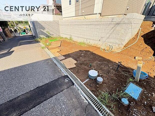 カースペース付きなのでマイカーをお持ちの方も安心ですね!ぜひ現地にてお確かめくださいませ!