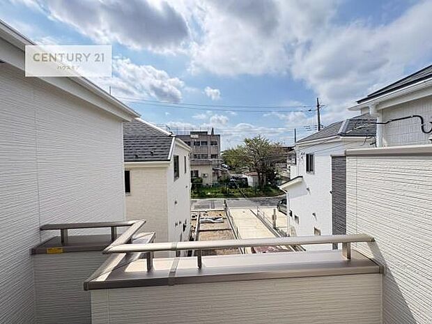 晴れた日には青い空を見渡せる開放的な時間を楽しめます。気持ちの良い風が通り抜けます!