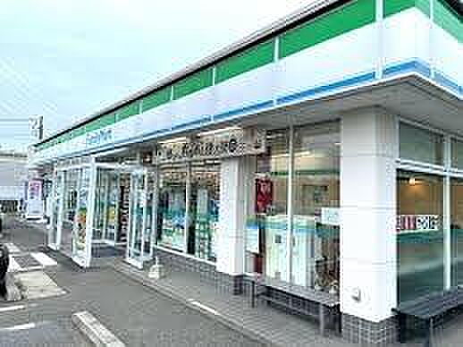 ファミリーマート流山前ヶ崎店まで589m