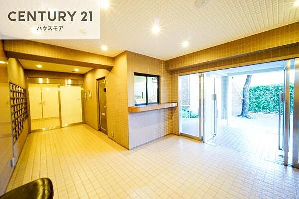 大切なお客様をお出迎えするロビー。ご希望の物件まとめてご案内。お問い合わせに即対応します！お待たせしません！ぜひお気軽にお問い合わせくださいませ。