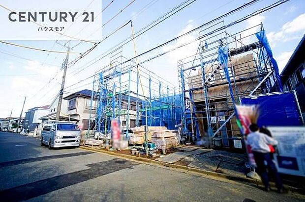 前面道路は6m!車庫入れが苦手な方も安心ですね。