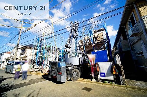 全3棟のキレイな街並み。是非1度ご内見ください。物件探しのご条件・ご要望・ご質問など、不動産に関することならどのようなことでも誠心誠意対応させて頂きます。