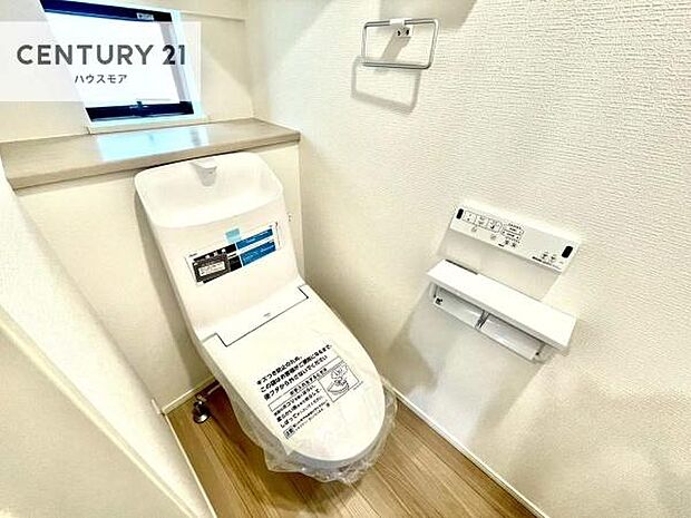 1・2階にトイレがございます!朝の忙しい時間帯も待たずにすみそうですね。白を基調とした清潔感のあるトイレでお手入れがしやすいです!【現地販売会開催中】