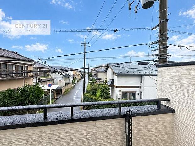 晴れた日には青い空を見渡せる開放的な時間を楽しめます。気持ちの良い風が通り抜けます!
