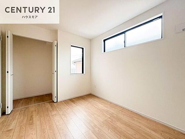 収納が充実しているからこそ、お部屋はいつも広々。掃除や片付けもラクになり、居心地の良い暮らしが続きます。