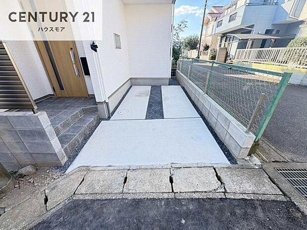 カースペース付きなのでマイカーをお持ちの方も安心ですね!ぜひ現地にてお確かめくださいませ!