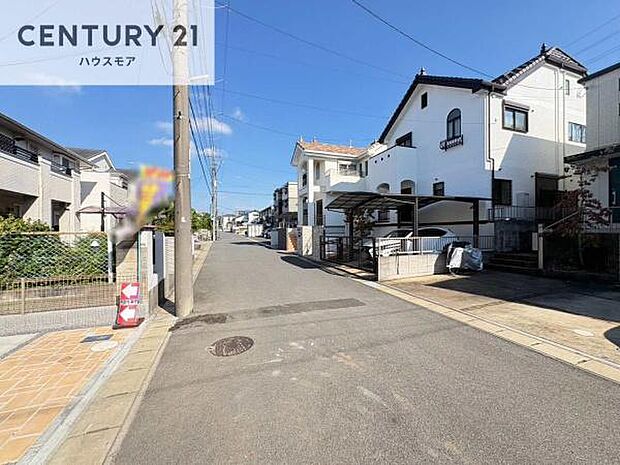 前面道路は6.01ｍ！車庫入れが苦手な方も安心ですね。