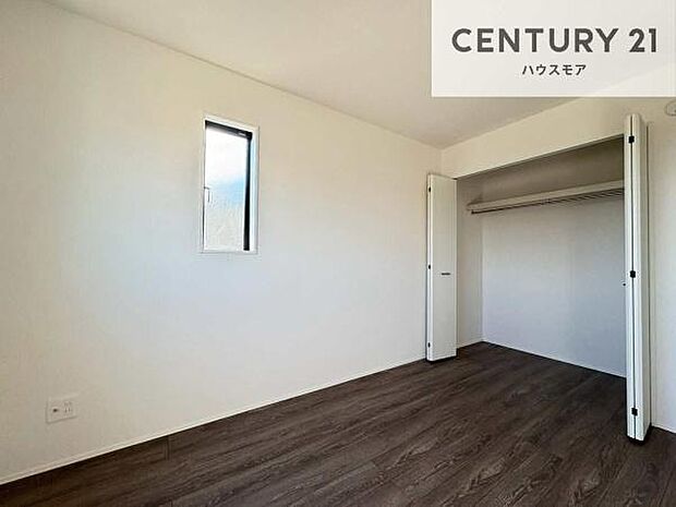 収納が充実しているからこそ、お部屋はいつも広々。掃除や片付けもラクになり、居心地の良い暮らしが続きます。