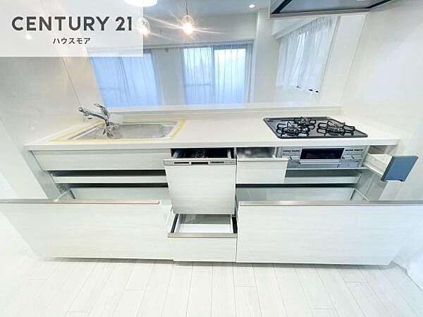 収納スペースが豊富で、調理スペースがスッキリと片付きひろ～く活用できます！快適に作業ができ、家事の効率アップ！毎日の料理が捗ります！