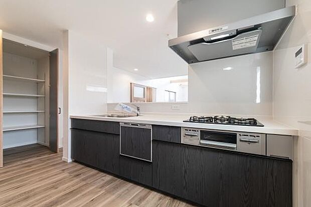 （本画像はCGにて家具を配置しております。実際に家具はおかれておりません。）