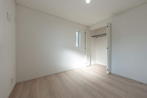 家具や用途に合わせて自由にアレンジ可能。明るく清潔感あふれる、ゆとりのプライベートルーム