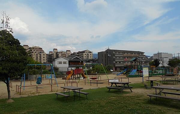 末広公園まで243m