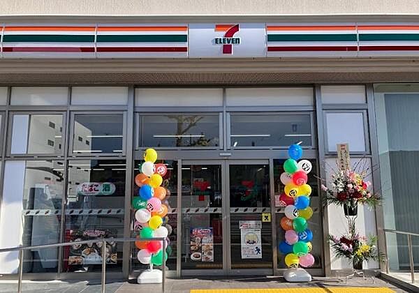 セブンイレブン京都堀川三条店まで30m