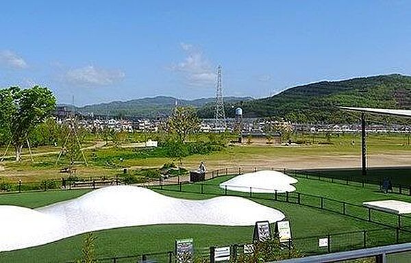 安満遺跡公園まで600m