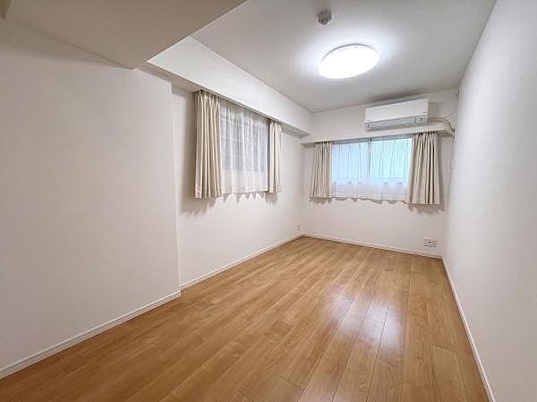 ※AIにて家具類を消去しています。