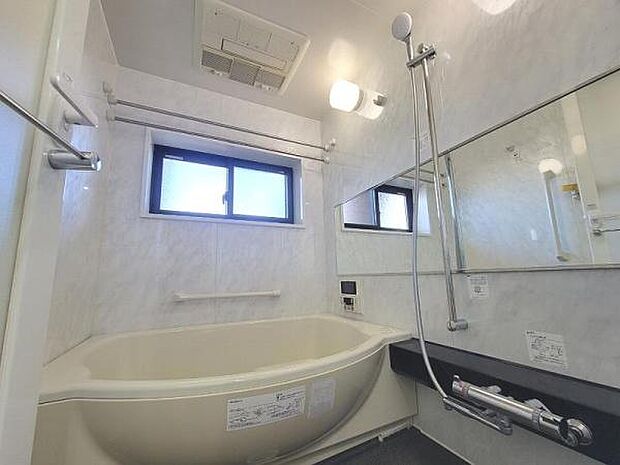 浴室乾燥暖房機付きのユニットバス♪