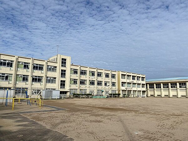 舞子小学校まで550m