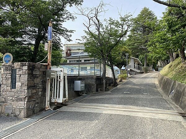 押部谷中学校まで1500m