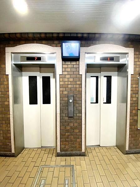 【エレベーター】エレベーターが2基あり、通勤通学など混雑しやすい時間帯も安心です。