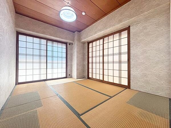 【和室】和室には押入収納は設置されており、座布団や布団が収納できます。