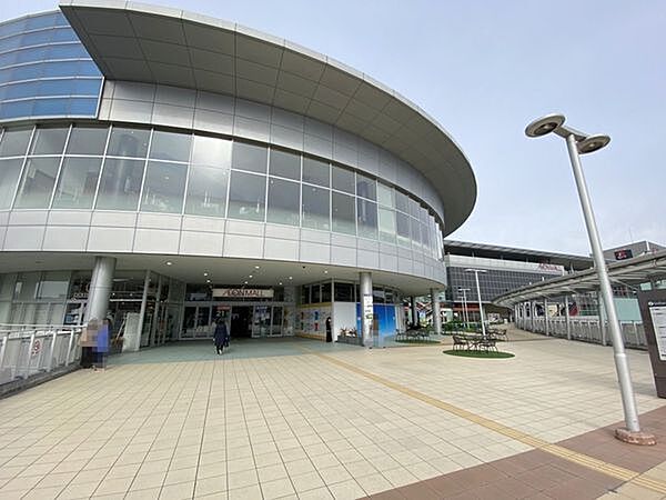 イオン北千里店まで921m