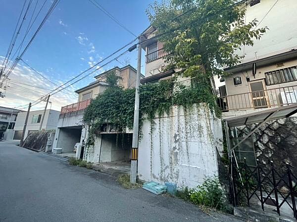 【前面道路】過ごしやすい住宅地の環境です。