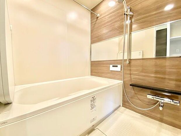 ■■一日の疲れを癒す■■癒しの空間バスルームです。天気に左右されずに洗濯物を乾かせる、浴室乾燥機＆オートバス機能付きです。