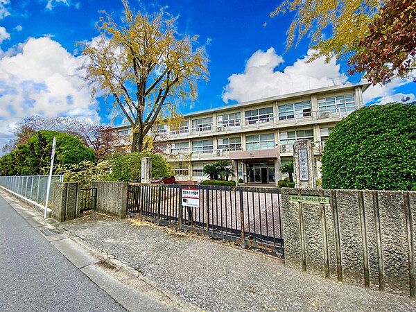 粕屋町立大川小学校まで2612m、粕屋町立大川小学校