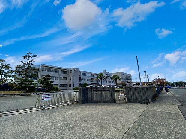 粕屋町立粕屋東中学校まで2154m、粕屋町立粕屋東中学校