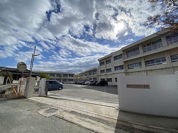 粕屋町立仲原小学校まで1600m、粕屋町立仲原小学校