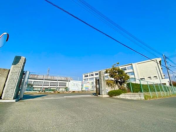 新宮町立新宮中学校まで1316m