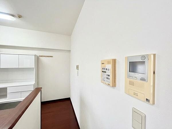 ■■カラーTVモニターホン■■※画像内の家具は、CG処理または画像加工により消去しています。